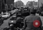 Immagine di Gli autobus entrare a Berlino Est Berlino Germania, 1961, secondo 20 filmato di repertorio 65675034223