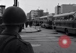 Immagine di Gli autobus entrare a Berlino Est Berlino Germania, 1961, secondo 54 filmato di repertorio 65675034223