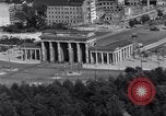 Standbild Brandenburger Tor Berlin West Deutschland, 1961, aus Sekunde 3 historischem Filmmaterial Videoclip 65675034227
