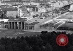 Standbild Brandenburger Tor Berlin West Deutschland, 1961, aus Sekunde 33 historischem Filmmaterial Videoclip 65675034227
