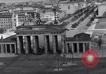 Standbild Brandenburger Tor Berlin West Deutschland, 1961, aus Sekunde 42 historischem Filmmaterial Videoclip 65675034227