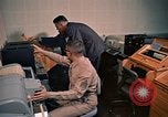 Standbild russischen Teletype Maschine Washington DC USA, 1963, aus Sekunde 54 historischem Filmmaterial Videoclip 65675034232