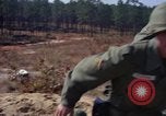 Standbild 1 ABG 187th Infanterie Regiment 82 ABN Fort Bragg North Carolina USA, 1963, aus Sekunde 22 historischem Filmmaterial Videoclip 65675034233