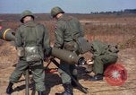 Standbild 1 ABG 187th Infanterie Regiment 82 ABN Fort Bragg North Carolina USA, 1963, aus Sekunde 28 historischem Filmmaterial Videoclip 65675034233