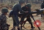 Standbild 1 ABG 187th Infanterie Regiment 82 ABN Fort Bragg North Carolina USA, 1963, aus Sekunde 43 historischem Filmmaterial Videoclip 65675034233