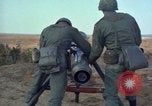 Standbild 1 ABG 187th Infanterie Regiment 82 ABN Fort Bragg North Carolina USA, 1963, aus Sekunde 56 historischem Filmmaterial Videoclip 65675034233