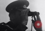 Standbild Flüchtlinge auf der Straße Berlin West Deutschland, 1961, aus Sekunde 39 historischem Filmmaterial Videoclip 65675034238