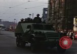 Standbild Mai Parade In Ostdeutschland Berlin Ostdeutschland, 1961, aus Sekunde 23 historischem Filmmaterial Videoclip 65675034241