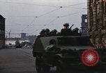 Standbild Mai Parade In Ostdeutschland Berlin Ostdeutschland, 1961, aus Sekunde 32 historischem Filmmaterial Videoclip 65675034241