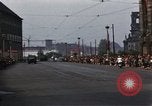 Standbild Mai Parade In Ostdeutschland Berlin Ostdeutschland, 1961, aus Sekunde 38 historischem Filmmaterial Videoclip 65675034241