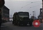 Standbild Mai Parade In Ostdeutschland Berlin Ostdeutschland, 1961, aus Sekunde 40 historischem Filmmaterial Videoclip 65675034241