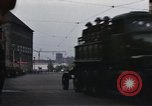 Standbild Mai Parade In Ostdeutschland Berlin Ostdeutschland, 1961, aus Sekunde 41 historischem Filmmaterial Videoclip 65675034241