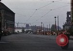 Standbild Mai Parade In Ostdeutschland Berlin Ostdeutschland, 1961, aus Sekunde 42 historischem Filmmaterial Videoclip 65675034241