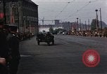 Standbild Mai Parade In Ostdeutschland Berlin Ostdeutschland, 1961, aus Sekunde 44 historischem Filmmaterial Videoclip 65675034241