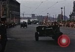Standbild Mai Parade In Ostdeutschland Berlin Ostdeutschland, 1961, aus Sekunde 50 historischem Filmmaterial Videoclip 65675034241