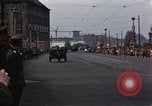 Standbild Mai Parade In Ostdeutschland Berlin Ostdeutschland, 1961, aus Sekunde 52 historischem Filmmaterial Videoclip 65675034241