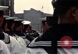 Standbild DDR-Soldaten bei der Maiparade Berlin Ostdeutschland, 1961, aus Sekunde 40 historischem Filmmaterial Videoclip 65675034242
