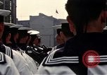 Standbild DDR-Soldaten bei der Maiparade Berlin Ostdeutschland, 1961, aus Sekunde 46 historischem Filmmaterial Videoclip 65675034242