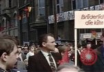 Image Défilé du 1er mai en Allemagne de l'est Berlin Allemagne de l'est, 1961, de la seconde 14 séquences d'archives historiques vidéo 65675034244