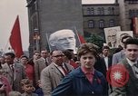 Image Parade de la fête Mai communiste Berlin Allemagne de l'est, 1961, de la seconde 33 séquences d'archives historiques vidéo 65675034245