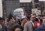Image Parade de la fête Mai communiste Berlin Allemagne de l'est, 1961, de la seconde 35 séquences d'archives historiques vidéo 65675034245