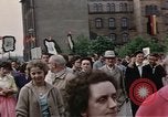 Image Parade de la fête Mai communiste Berlin Allemagne de l'est, 1961, de la seconde 57 séquences d'archives historiques vidéo 65675034245