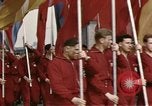 Image Les garçons marchent dans la parade du jour de mai Berlin Allemagne de l'est, 1961, de la seconde 3 séquences d'archives historiques vidéo 65675034246