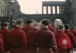 Image Les garçons marchent dans la parade du jour de mai Berlin Allemagne de l'est, 1961, de la seconde 24 séquences d'archives historiques vidéo 65675034246