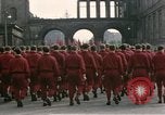 Image Les garçons marchent dans la parade du jour de mai Berlin Allemagne de l'est, 1961, de la seconde 35 séquences d'archives historiques vidéo 65675034246