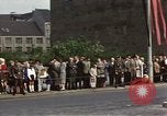 Image Les garçons marchent dans la parade du jour de mai Berlin Allemagne de l'est, 1961, de la seconde 43 séquences d'archives historiques vidéo 65675034246