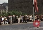 Image Les garçons marchent dans la parade du jour de mai Berlin Allemagne de l'est, 1961, de la seconde 44 séquences d'archives historiques vidéo 65675034246