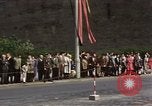 Image Les garçons marchent dans la parade du jour de mai Berlin Allemagne de l'est, 1961, de la seconde 46 séquences d'archives historiques vidéo 65675034246