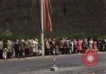 Image Les garçons marchent dans la parade du jour de mai Berlin Allemagne de l'est, 1961, de la seconde 47 séquences d'archives historiques vidéo 65675034246