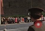 Image Les garçons marchent dans la parade du jour de mai Berlin Allemagne de l'est, 1961, de la seconde 50 séquences d'archives historiques vidéo 65675034246