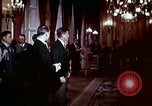 Standbild John F Kennedy Paris Frankreich, 1961, aus Sekunde 22 historischem Filmmaterial Videoclip 65675034254