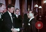 Standbild John F Kennedy Paris Frankreich, 1961, aus Sekunde 40 historischem Filmmaterial Videoclip 65675034254