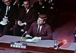Standbild John F Kennedy Paris Frankreich, 1961, aus Sekunde 56 historischem Filmmaterial Videoclip 65675034254
