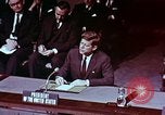 Standbild John F Kennedy Paris Frankreich, 1961, aus Sekunde 57 historischem Filmmaterial Videoclip 65675034254