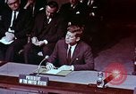 Standbild John F Kennedy Paris Frankreich, 1961, aus Sekunde 58 historischem Filmmaterial Videoclip 65675034254