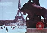 Standbild Ansichten aus der Kathedrale von Notre Dame Paris Frankreich, 1961, aus Sekunde 3 historischem Filmmaterial Videoclip 65675034255