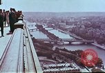 Standbild Ansichten aus der Kathedrale von Notre Dame Paris Frankreich, 1961, aus Sekunde 17 historischem Filmmaterial Videoclip 65675034255