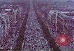 Standbild Ansichten aus der Kathedrale von Notre Dame Paris Frankreich, 1961, aus Sekunde 27 historischem Filmmaterial Videoclip 65675034255