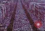 Standbild Ansichten aus der Kathedrale von Notre Dame Paris Frankreich, 1961, aus Sekunde 28 historischem Filmmaterial Videoclip 65675034255