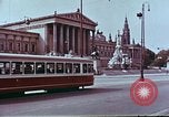 Standbild John F Kennedy und Nikita Chruschtschow S Wien Österreich, 1961, aus Sekunde 10 historischem Filmmaterial Videoclip 65675034257