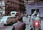 Standbild John F Kennedy und Nikita Chruschtschow S Wien Österreich, 1961, aus Sekunde 16 historischem Filmmaterial Videoclip 65675034257