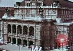 Standbild John F Kennedy und Nikita Chruschtschow S Wien Österreich, 1961, aus Sekunde 24 historischem Filmmaterial Videoclip 65675034257