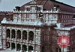 Standbild John F Kennedy und Nikita Chruschtschow S Wien Österreich, 1961, aus Sekunde 25 historischem Filmmaterial Videoclip 65675034257