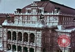 Standbild John F Kennedy und Nikita Chruschtschow S Wien Österreich, 1961, aus Sekunde 26 historischem Filmmaterial Videoclip 65675034257