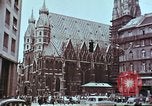 Standbild John F Kennedy und Nikita Chruschtschow S Wien Österreich, 1961, aus Sekunde 32 historischem Filmmaterial Videoclip 65675034257