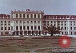 Standbild John F Kennedy und Nikita Chruschtschow S Wien Österreich, 1961, aus Sekunde 39 historischem Filmmaterial Videoclip 65675034257